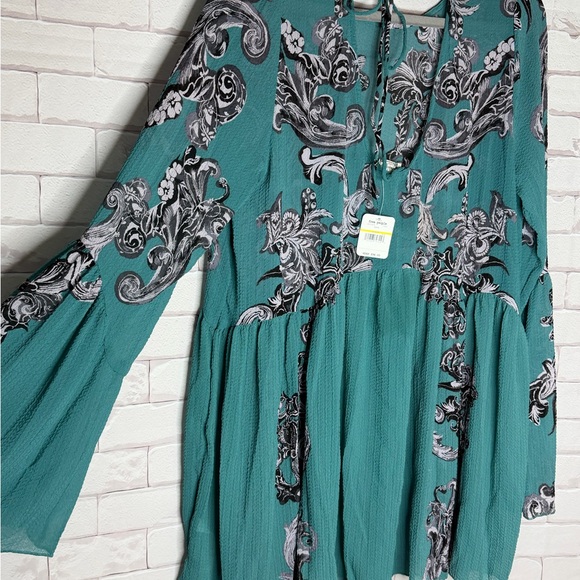 NWT. Free People Flowy Long Sleeve Dress | Boho Chic Size Med - Picture 4 of 7